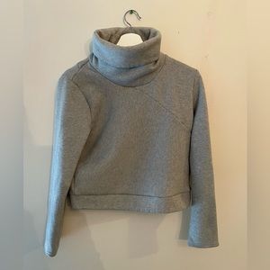 Alo Yoga Soleil Long Sleeve Cropped Sweater -  Gray - Large